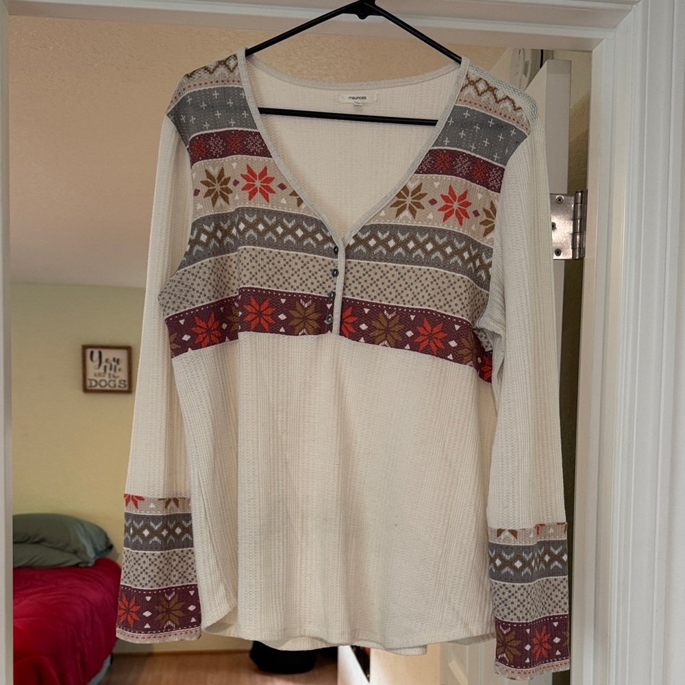 Maurices Cream and Purple Patterned Long Sleeve Tee